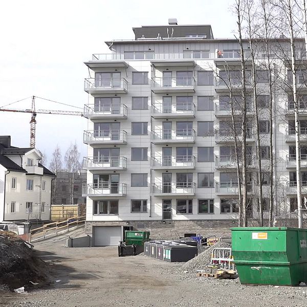 här byggs nya lägenheter i Skellefteå, samtidigt som marknaden störtdykt.