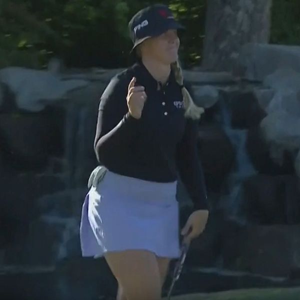 Tvådelad bild. Vänster: golfspelare firar. Höger: golfspelare puttar på green.