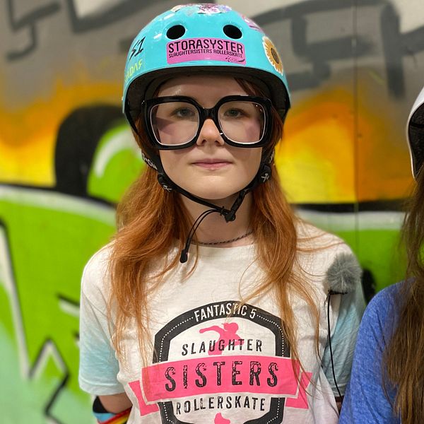 Majken Blixt och Vilja Emmeborn hade åkt från Nyköping för att testa skateparken i Hangaren i Linköping