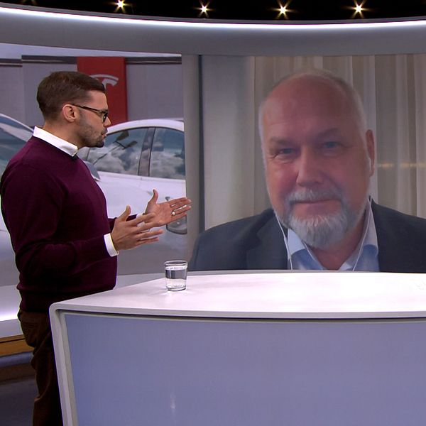 Magnus Demervall och Jonas Sjöstedt debatterar Teslastrejken i SVT:s Aktuellt-studio.