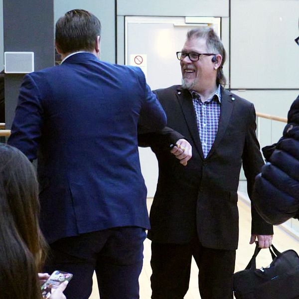 En glad Mats Fredlund efter domen i hovrätten.