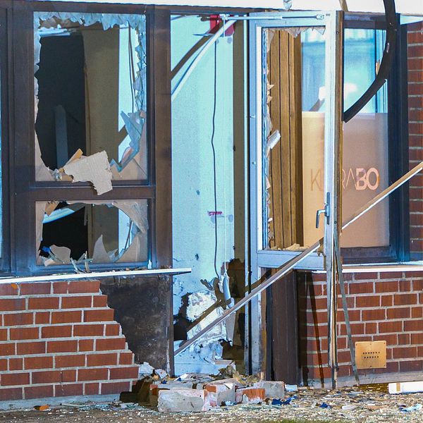 En lokal i Trelleborg fick omfattande skador efter en explosion.