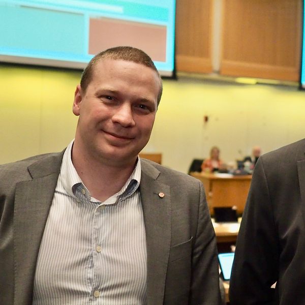 Ola Robertsson (S) och Roger Fredriksson (M).