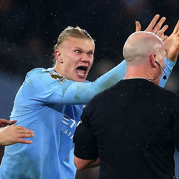 Erling Haaland skrek på domaren efter missade läget.