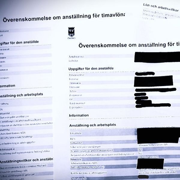 Bilder på den efterlyste fritidsledarens falska anställningsavtal