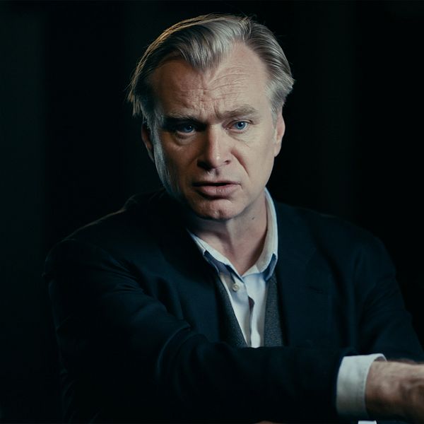Christopher Nolan och en bild ur filmen Oppenheimer