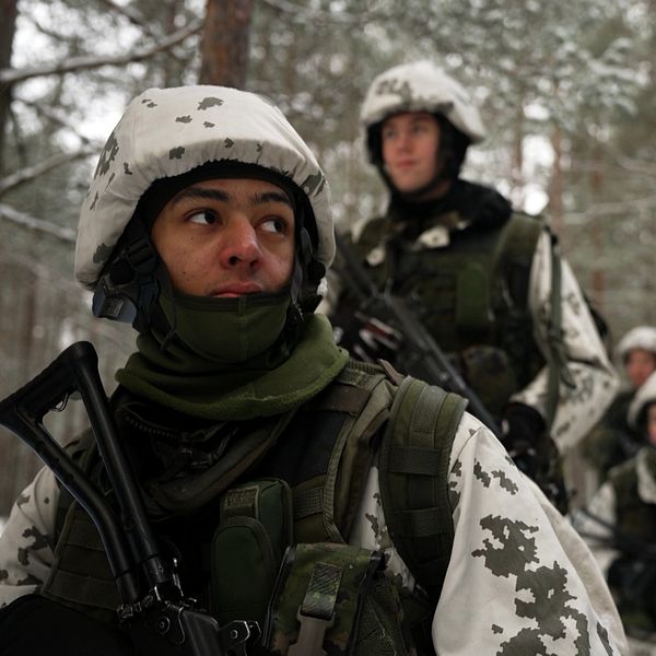 Oron för ryska provokationer i Östersjön har fått finska försvaret att nyutbilda en styrka som ska kunna sättas in på Åland även i fredstid.