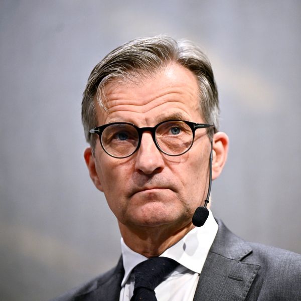 Riksbankschefen Erik Thedéen under presskonferensen när Riksbanken presenterar sitt räntebesked.