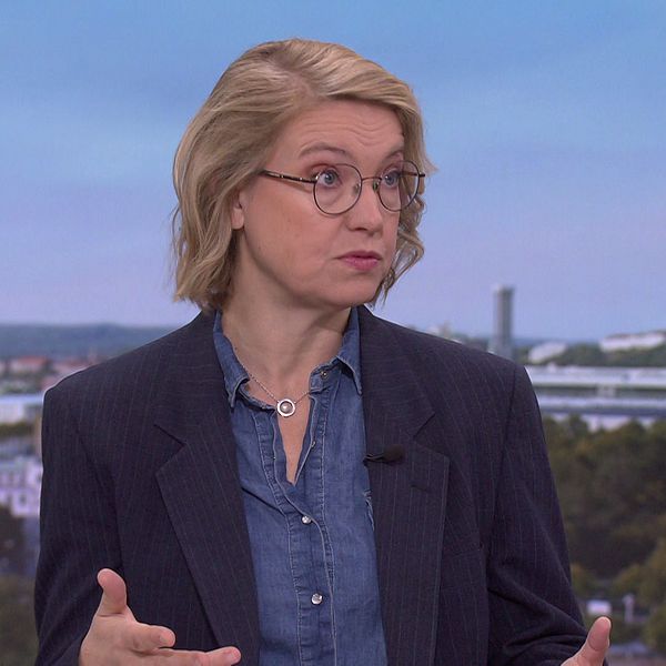 Reporter Marja Grill i studio intervjuas i SVT Morgonstudion.