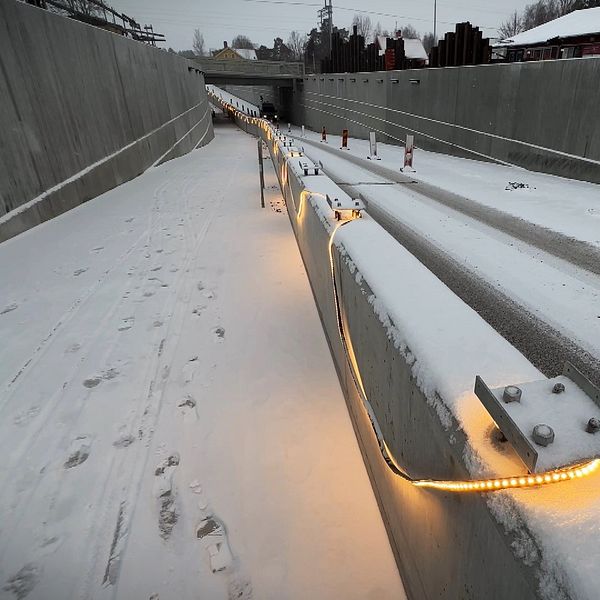 Stationen och järnvägsviadukten i Väse försenas i minst ett år. Nu har Trafikverket bytt entreprenör.