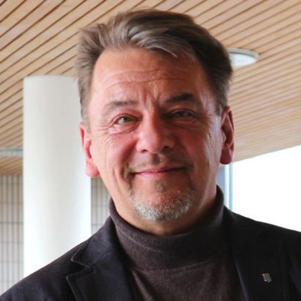Djup spricka mellan oppositionspartierna i Ronneby. Sverigedemokraterna vill att Kristdemokraterna byter ut sin gruppledare på grund av samarbetssvårigheter.