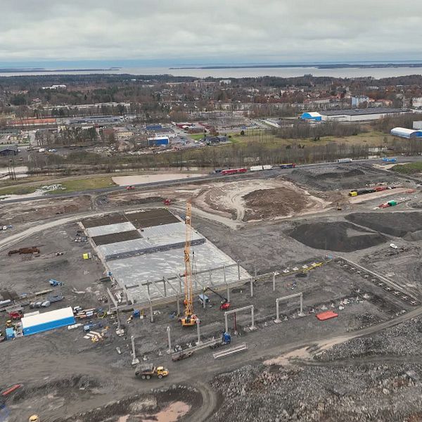 drönarbild över fabriksbygget i Mariestad