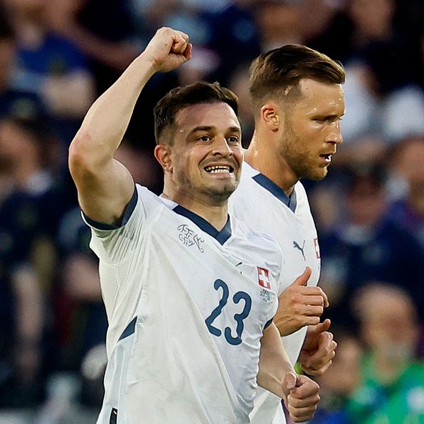 Här utjämnar Xherdan Shaqiri för Schweiz i EM-mötet mot Skottland.