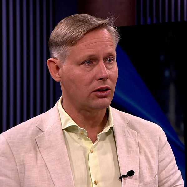 Magnus Christiansson intervjuas i Aktuellt.