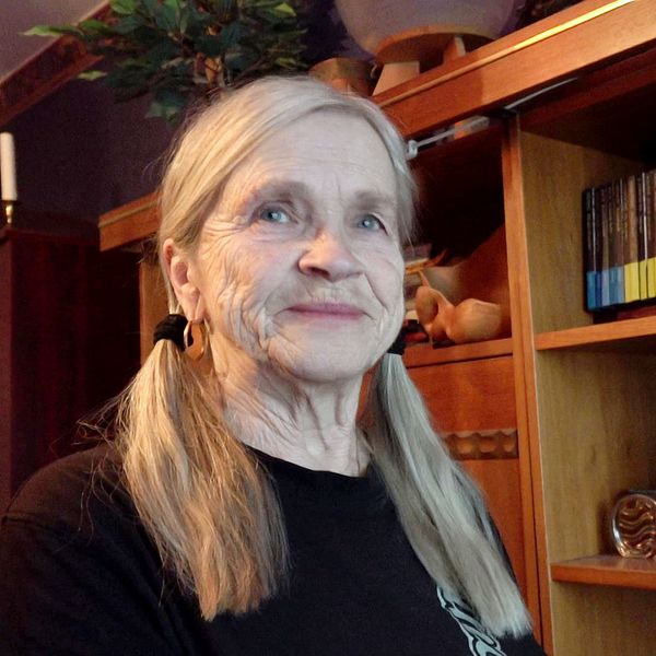 Ros-Marie Lindberg, 73 år, fortsätter jobba på Sunderby sjukhus.
