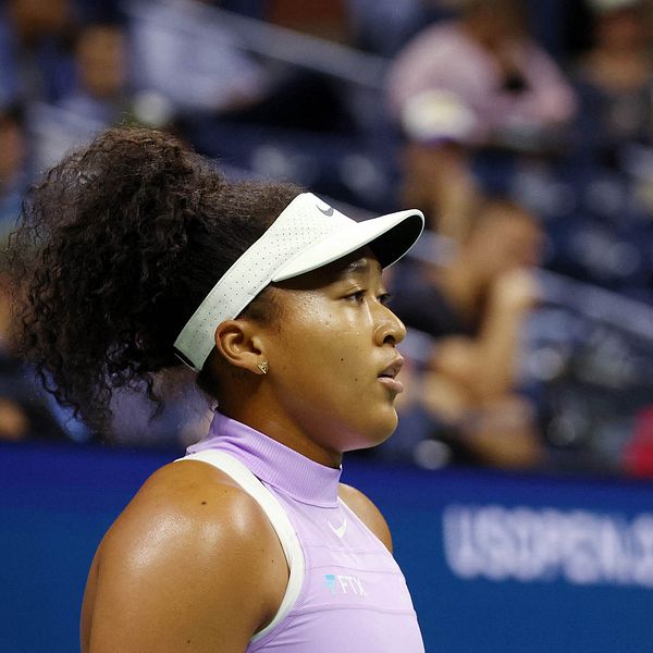 Förra världsettan Naomi Osaka har landat i Australien inför comebacken.