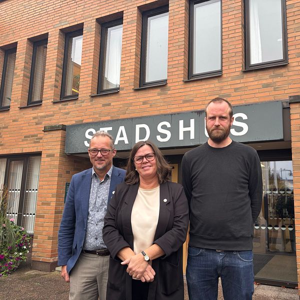 Peter Karlsson, Eva Kindstrand Ströberg och Erik Andersson presenterar Vimmerbys nya styre