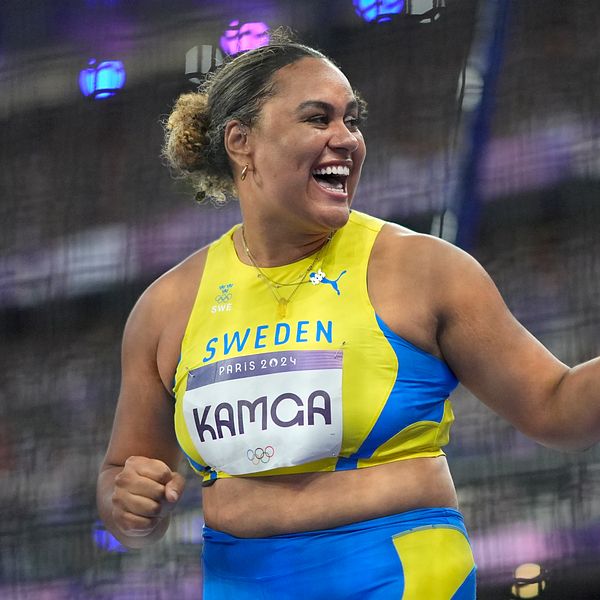 Vanessa Kamga lämnar Finnkampen efter fredagens diskustävling.