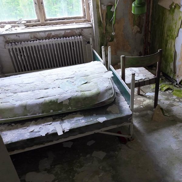 Ett av rummen inne i huset i Jörn.