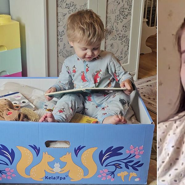 Sonen till Johanna Hautamäki sitter i en moderskapsförpackning och läser bok.