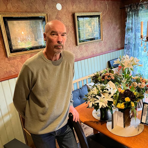 I klippet hörs pappa Lennart Ivemyr berätta om hur familjen överösts med kärlek efter sonen Eriks tragiska bortgång.