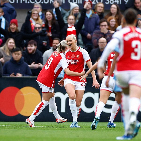 Stina Blackstenius med sen vändning för Arsenal mot Manchester City