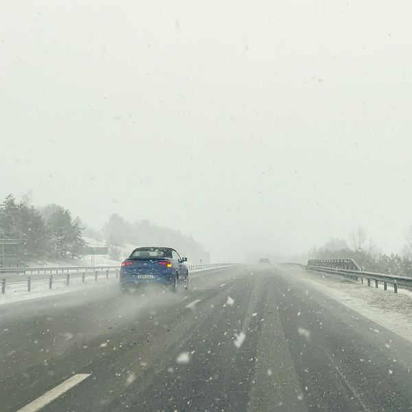 Snöoväder på E4