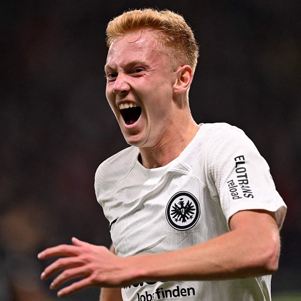 Hugo Larsson matchvinnare för Eintracht Frankfurt i Europa League