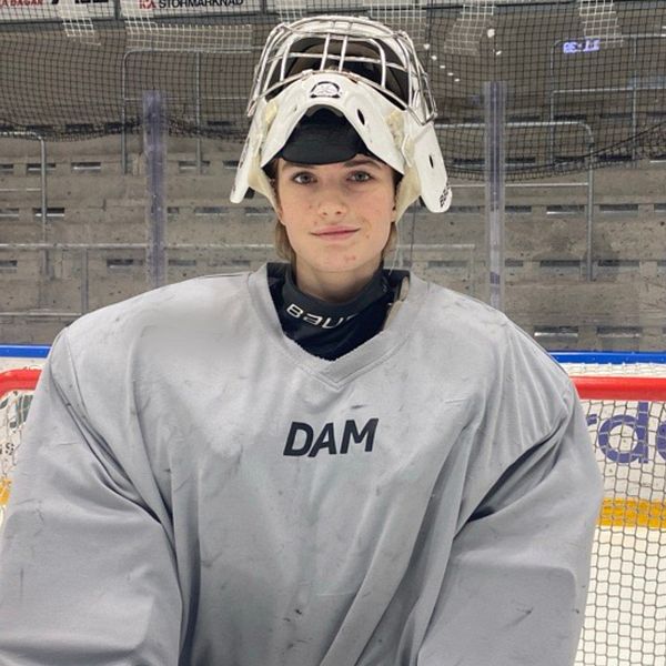Elin Löwenadler hockeymålvakt KHK