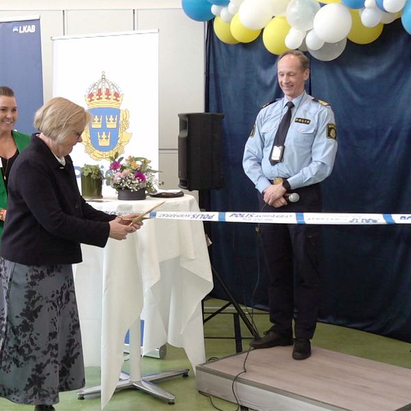 Rikspolischefen Petra Lundh invigde det nya polishuset i Kiruna.