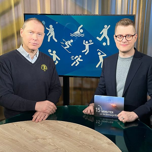 Patrik Drivstedt och Magnus Bergevin står vid ett bord i en studio.