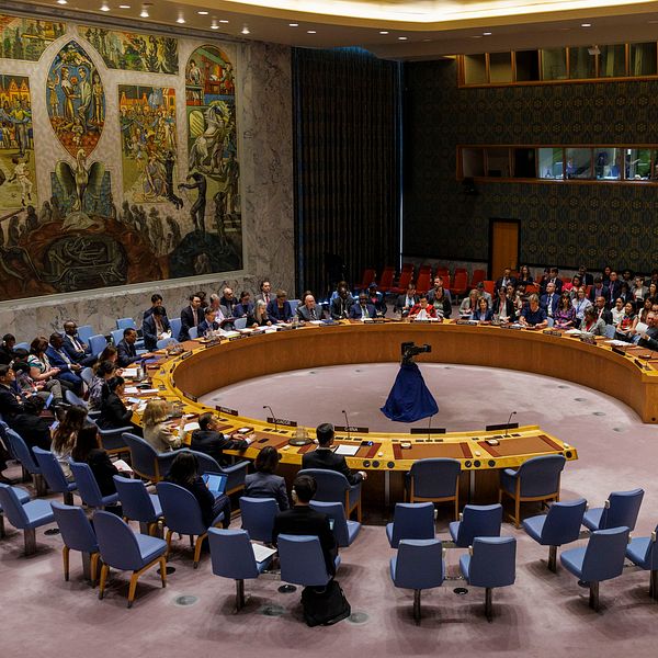 FN samlas runt ett bord för att rösta igenom resolution om vapenvila i Gaza.