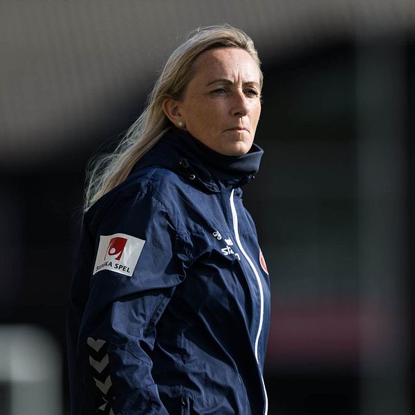 Kristianstads huvudtränare Elisabet Gunnarsdottir under en match i Damallsvenskan.