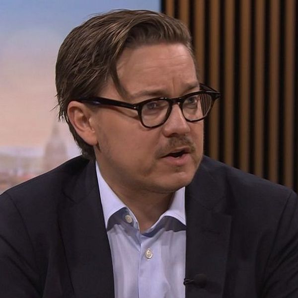 SVT:s säkerhetsreporter John Granlund i studio om rysk upprustning