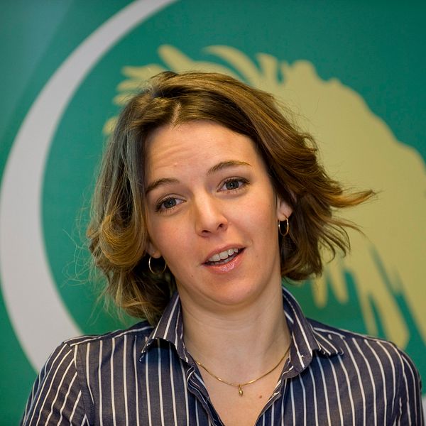Zaida Catalán framför MP-emblem.