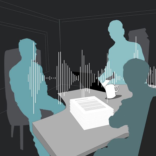 Tre illustrerade personer vid en hög papper med ljudvågor mitt i bilden.
