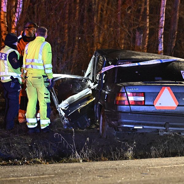 Olycka med A-traktor på riksväg 21