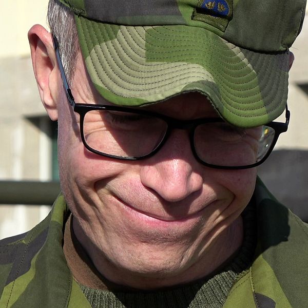Chefen för Norrbottens pansarbataljon och överstelöjtnant Mathias Vainionpää.