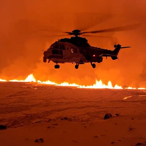 Helikopter vid vulkanutbrottet