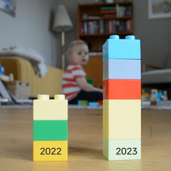 Legostaplar som visar ökningen av föräldrar som deltar i stödgrupper., från 2022 till 2023.