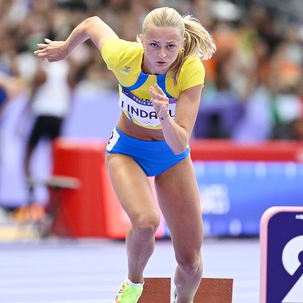 Nora Lindahl slog personligt rekord på hundra meter i Sollentuna på lag-SM 2024.