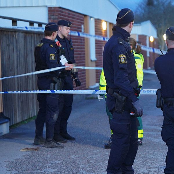 Den 14 april sköts en 16-åring pojke till döds i området Navestad, Norrköping.  Nu har två misstänkta gripits.
