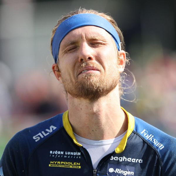 Gustav Bergman går i mål efter kvalet i orienterings-EM.