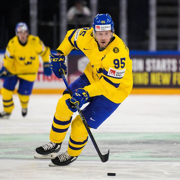 Ishockeyspelaren Jacob de la Rose i gruppspelsmatchen mot Tyskland i hockey-VM 2023.