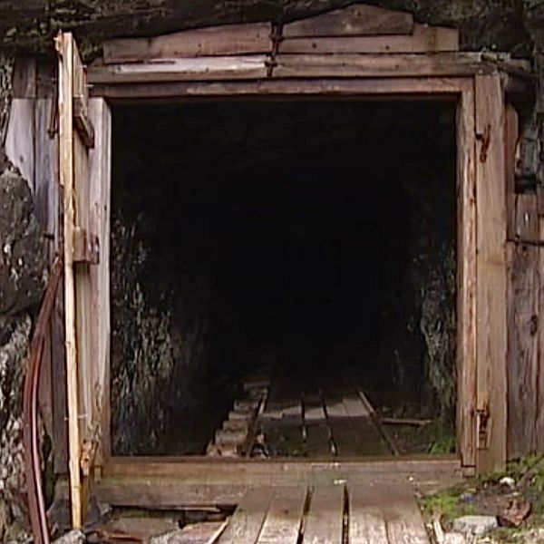 En ingång står öppen till den hundra år gamla gruvan i Nautanen, Gällivare kommun.