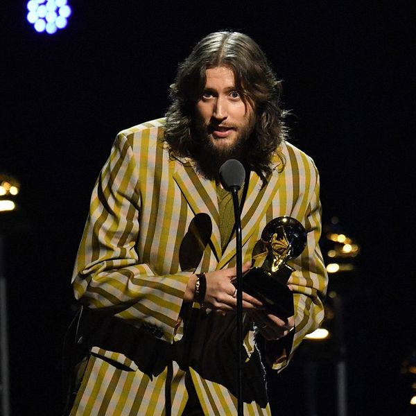 Ludwig Göransson prisas på Grammygalan 2024.