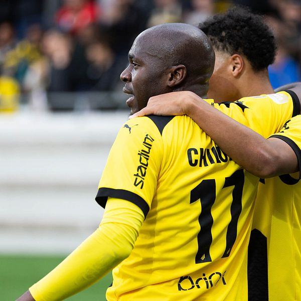 Häckens Edward Chilufya jublar efter segern mot AIK