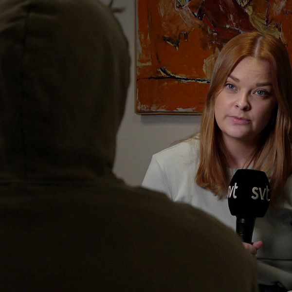 Reporter Anna Wallbrandt intervjuar ”Jacob”.