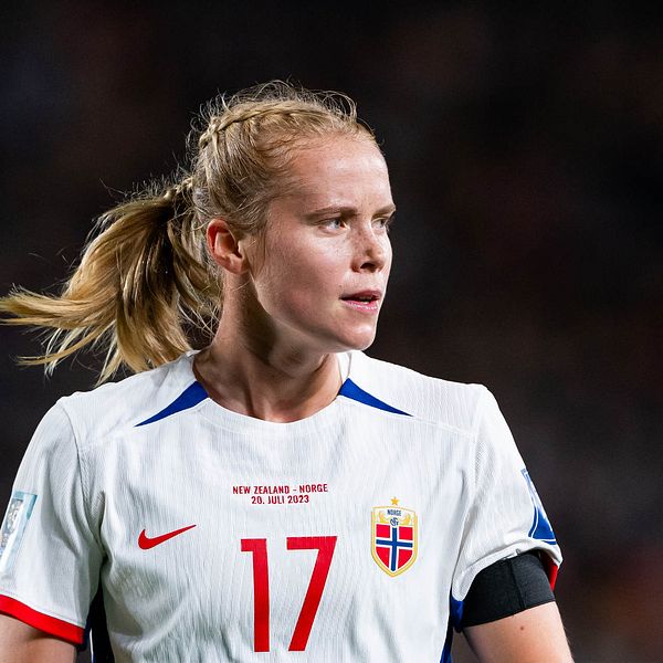 Fotbollsspelaren Julie Blakstad.