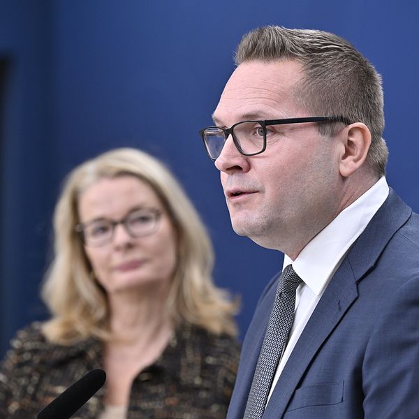 Skolministern och Skolverkets generaldirektör.